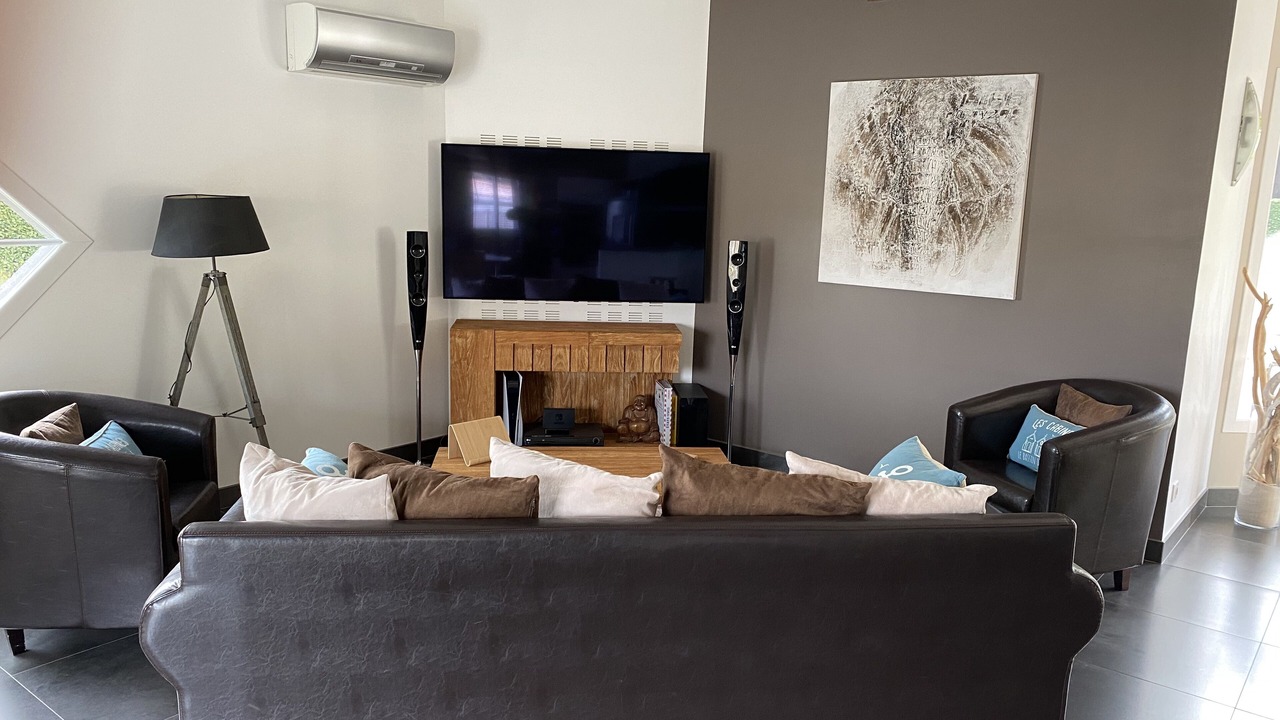 Photo of Livingroom in Le Temple