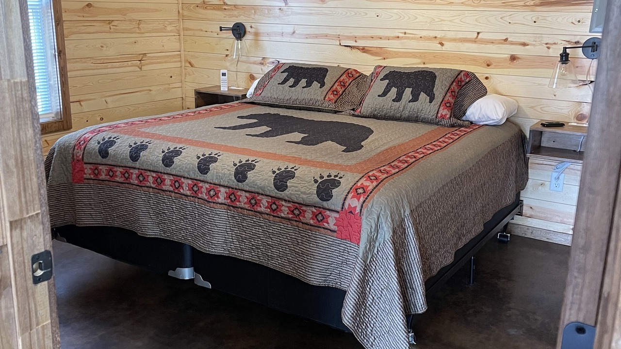 Photo of Bedroom in Grove