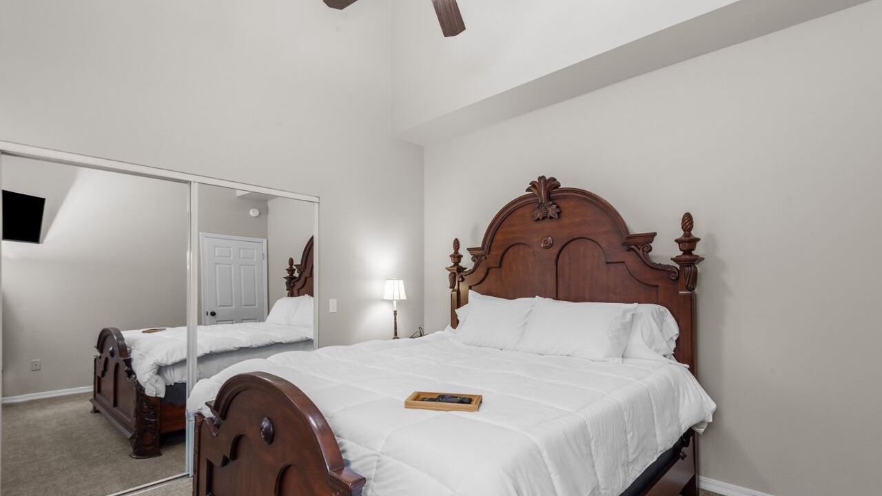 Photo of Bedroom in Crown Colony