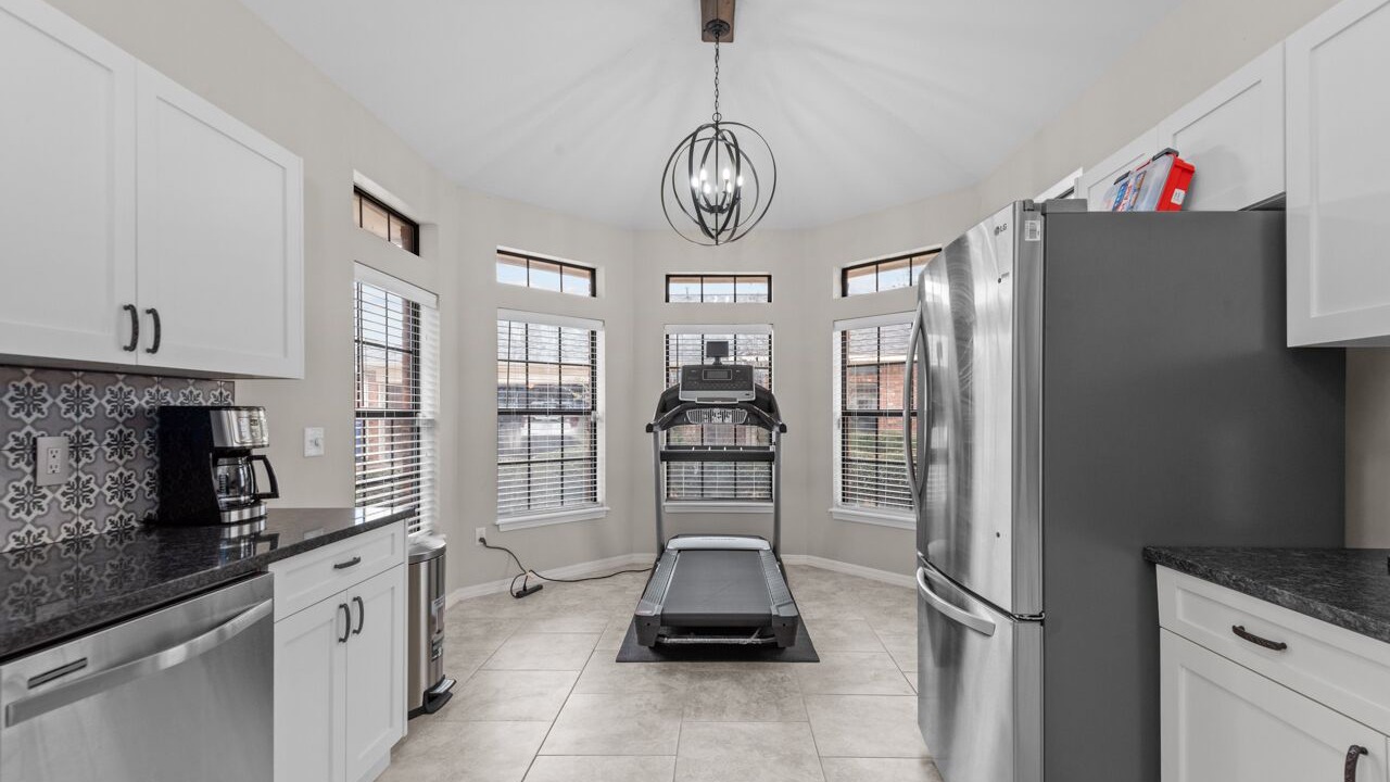 Photo of Kitchen in Crown Colony