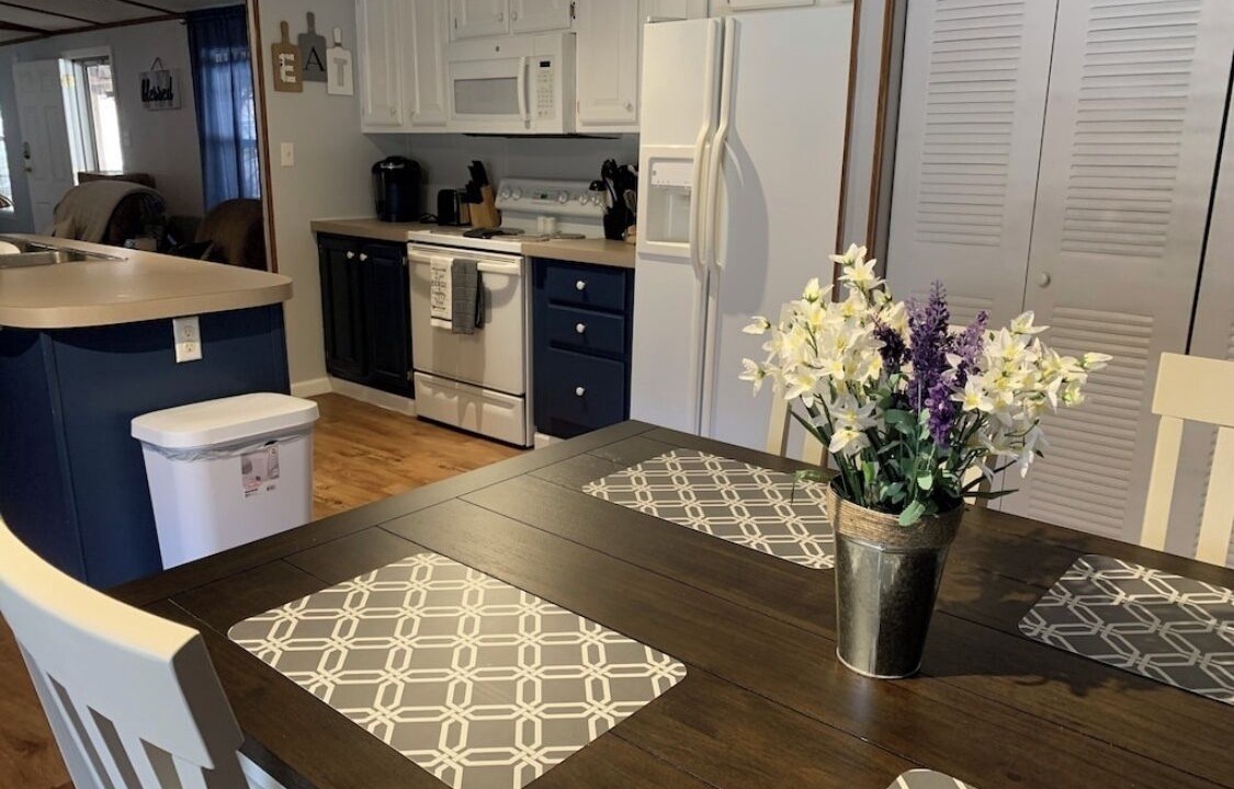 Photo of Kitchen in Flat Hollow Marina