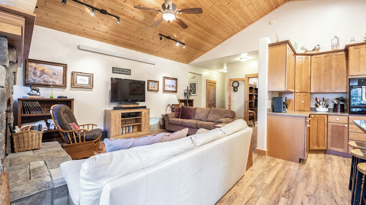 Photo of Livingroom in Star Valley Ranch