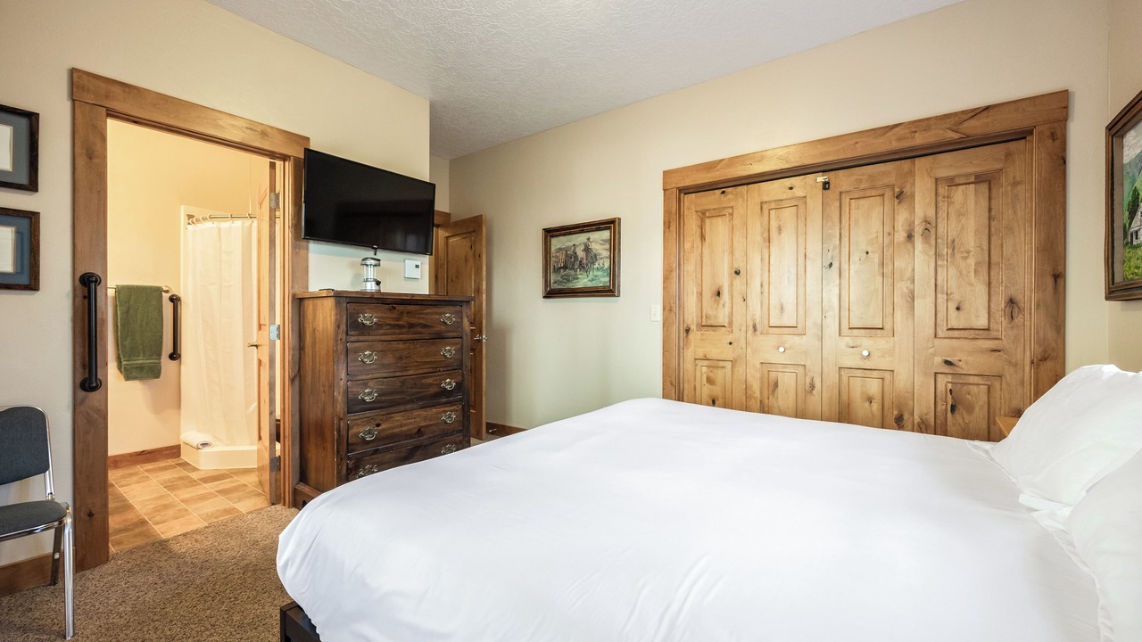 Photo of Bedroom in Star Valley Ranch