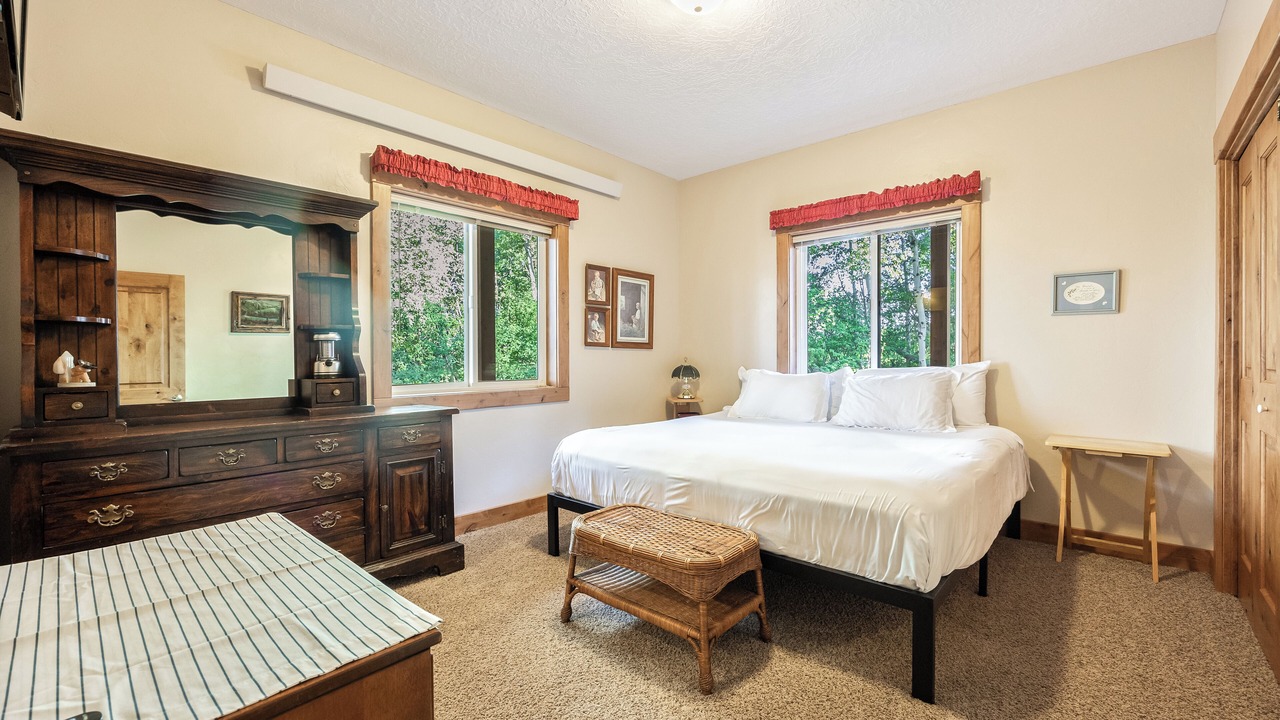 Photo of Bedroom in Star Valley Ranch