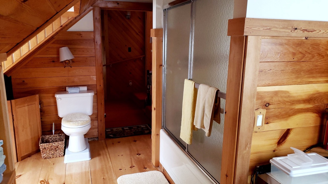 Photo of Bathroom in Forest CIty