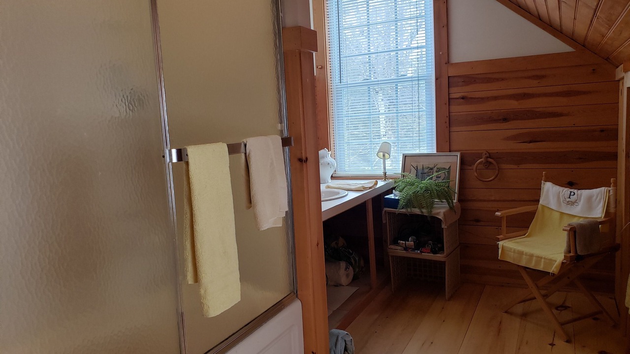 Photo of Bathroom in Forest CIty
