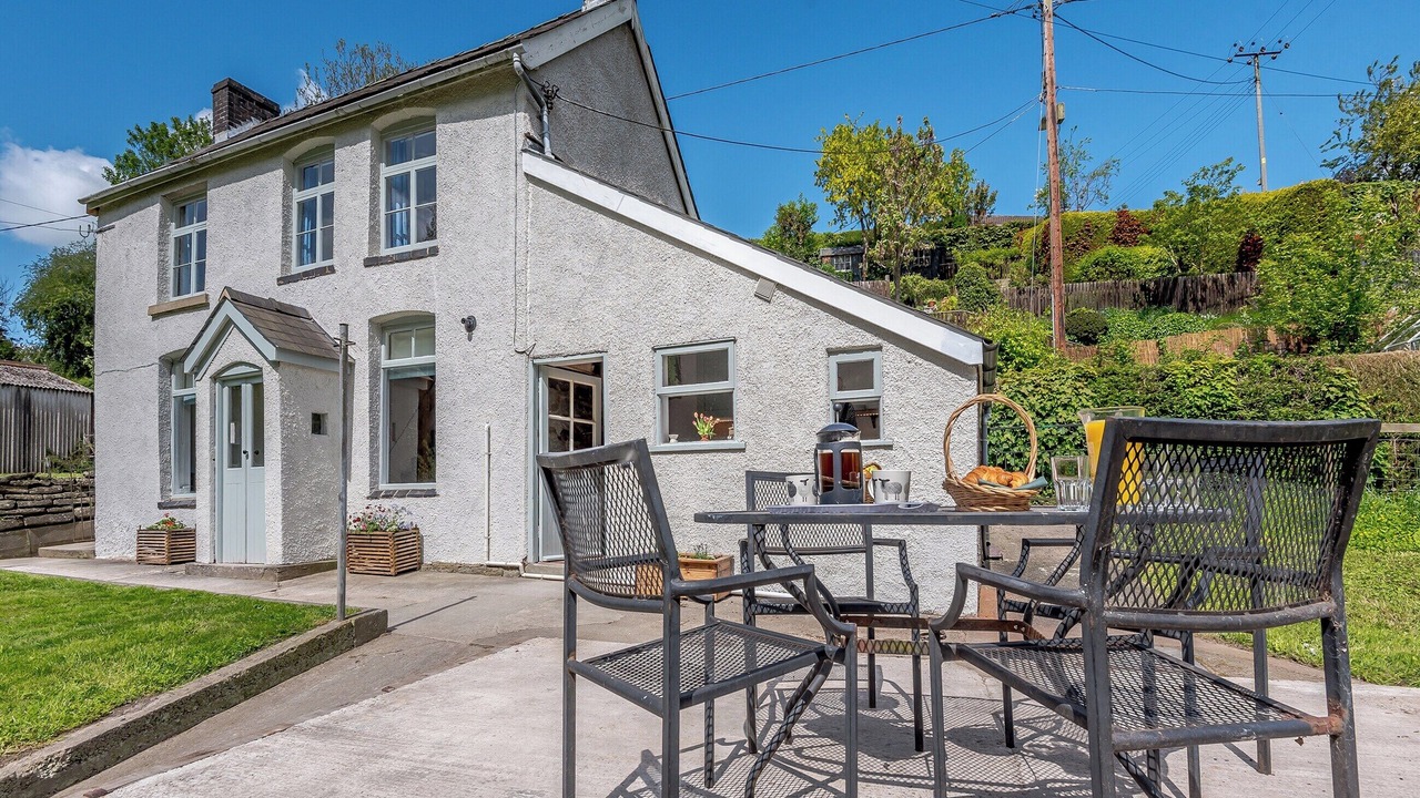 Photo of Others in Knighton