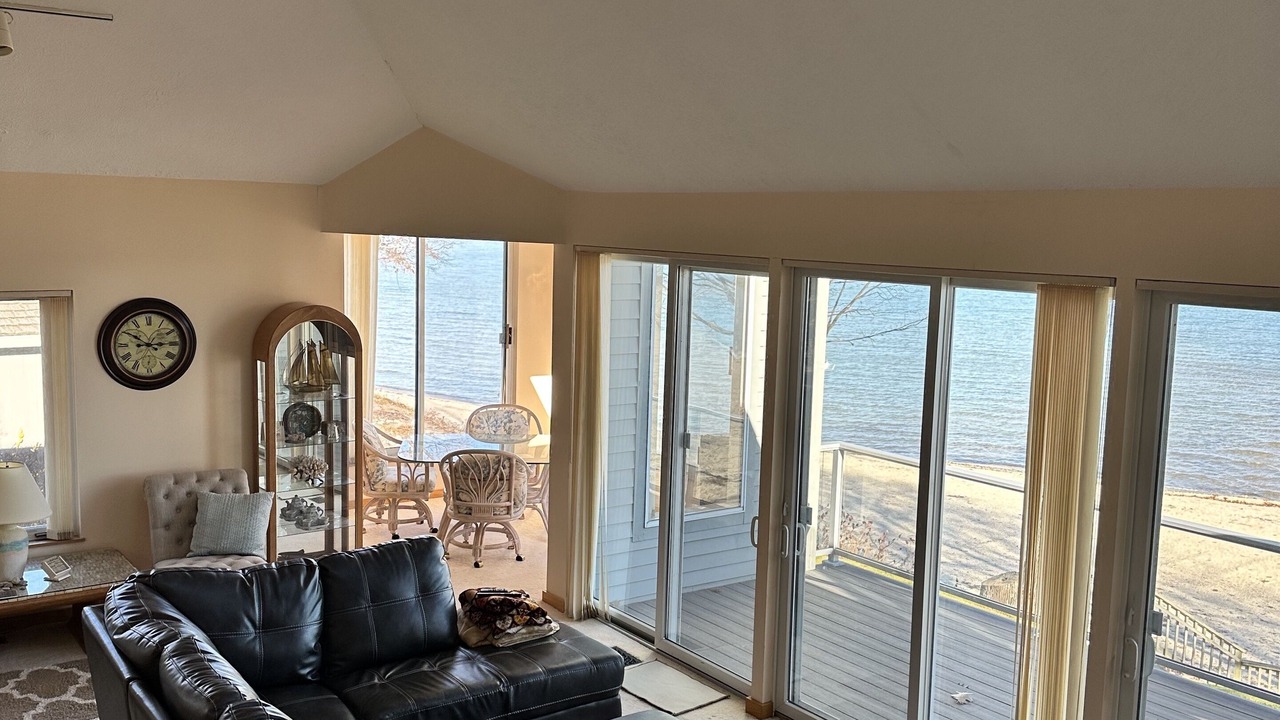 Photo of Livingroom in Suttons Bay