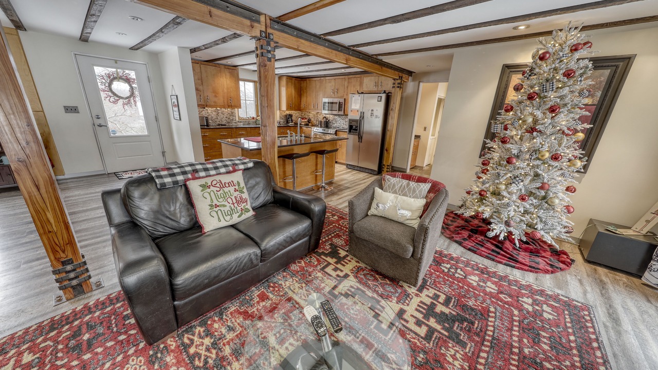 Photo of Livingroom in Ellicottville