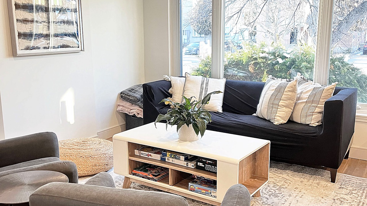 Photo of Livingroom in Lambton Baby Point