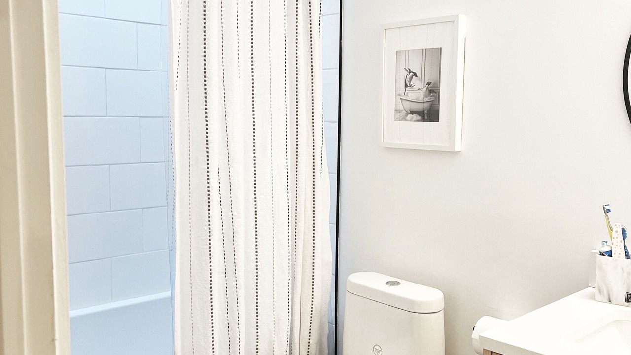 Photo of Bathroom in Lambton Baby Point