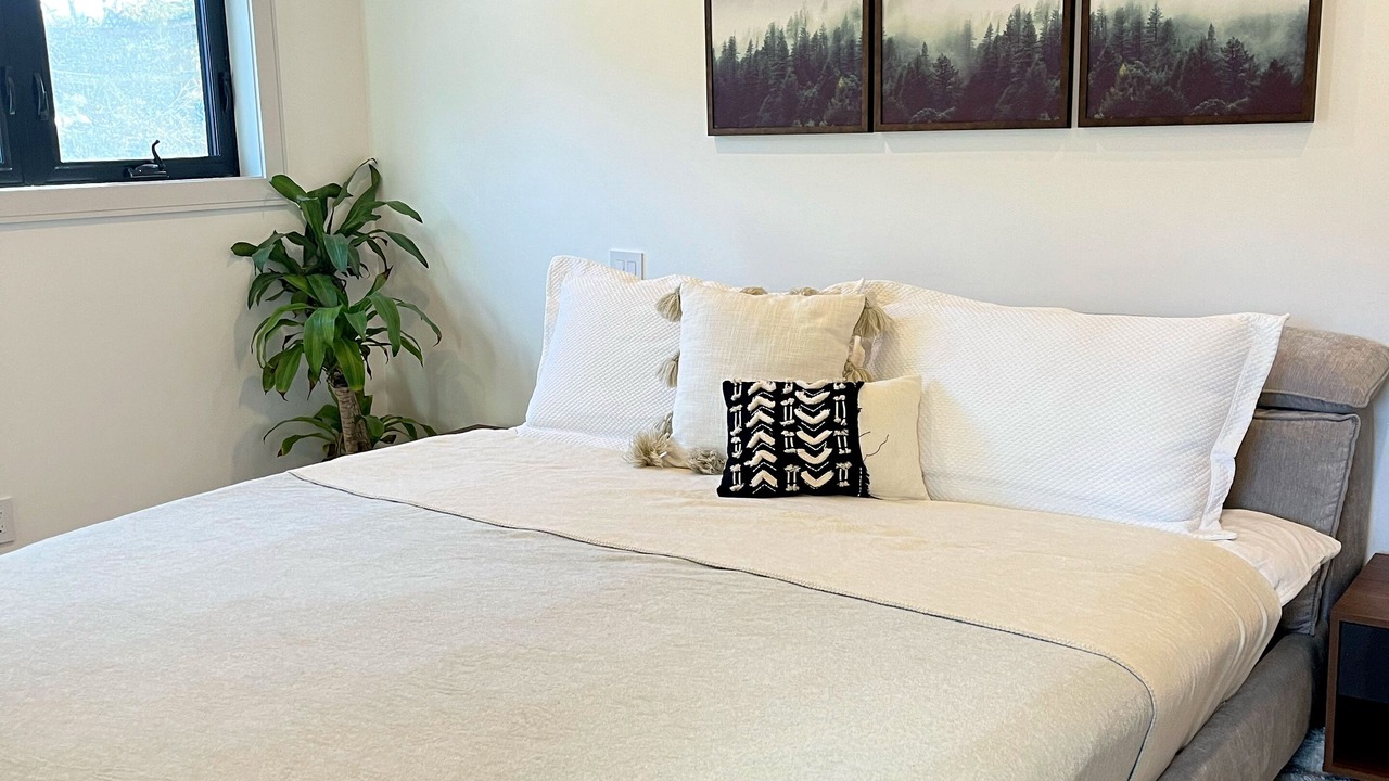 Photo of Bedroom in Lambton Baby Point