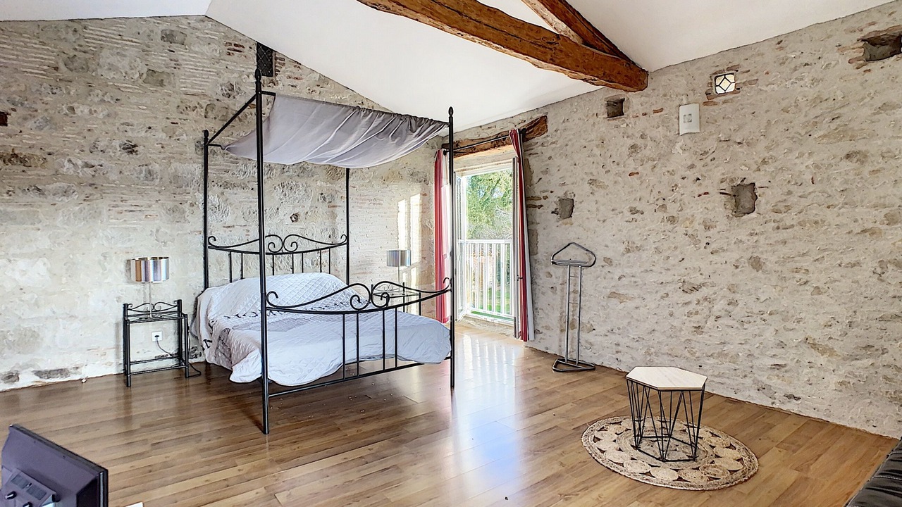 Photo of Bedroom in Teyssode