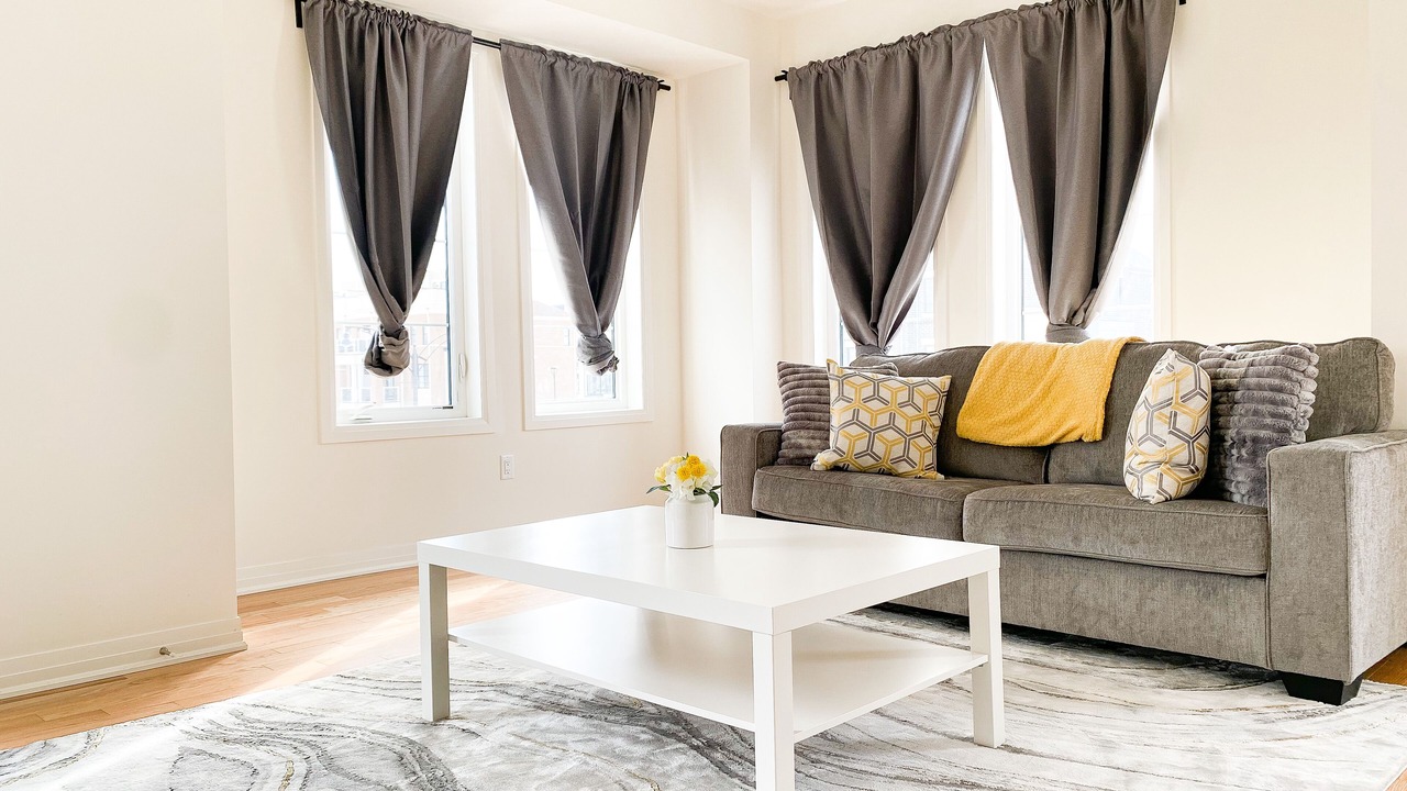 Photo of Livingroom in Bowmanville