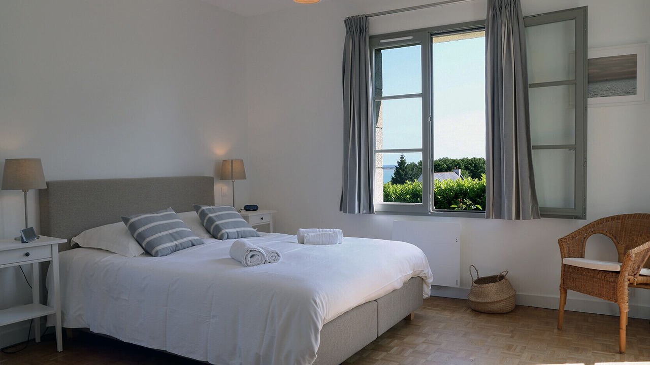 Photo of Bedroom in Saint-Meloir-des-Ondes