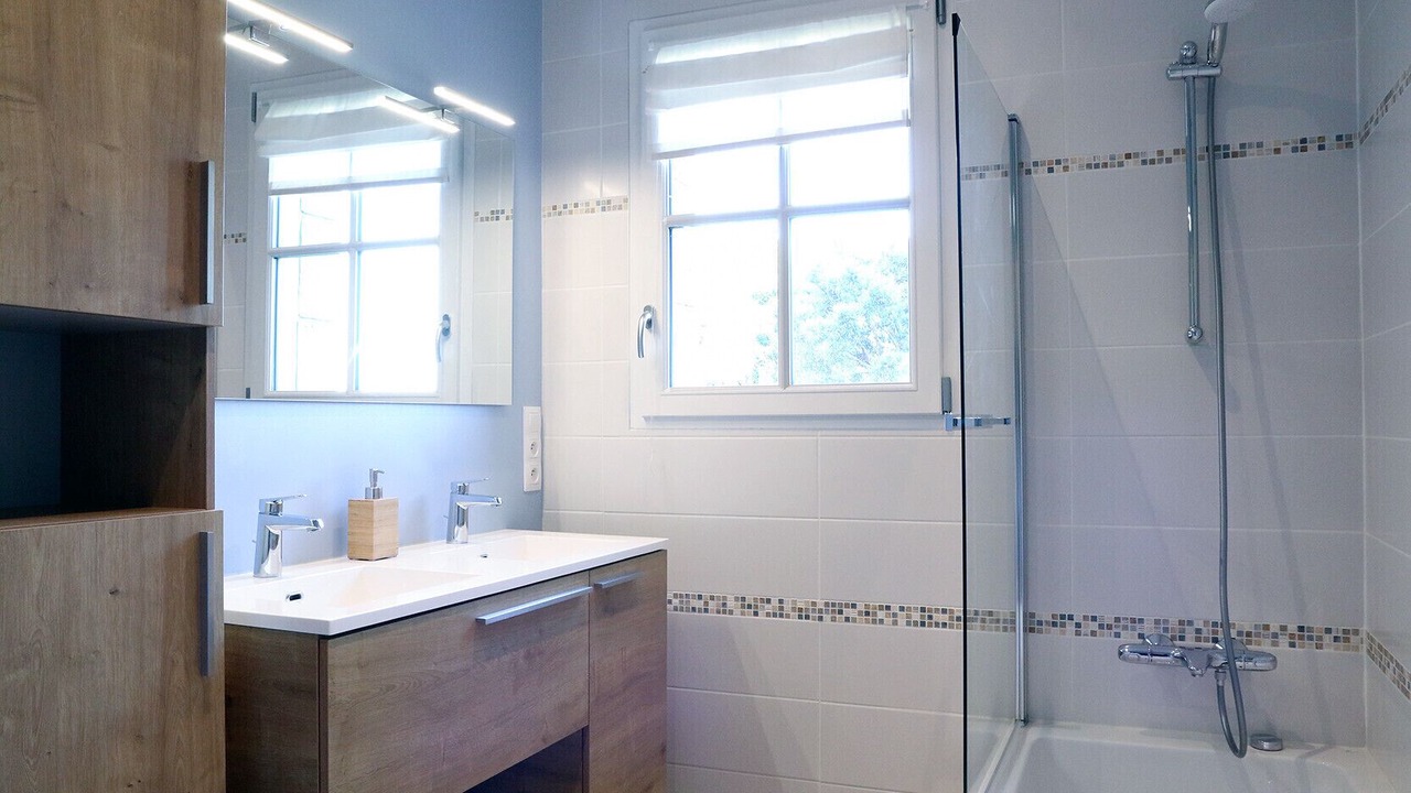 Photo of Bathroom in Saint-Meloir-des-Ondes