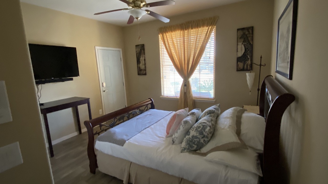 Photo of Bedroom in Palm Valley