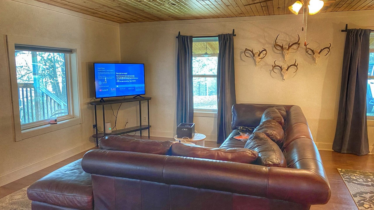 Photo of Livingroom in Mountainburg