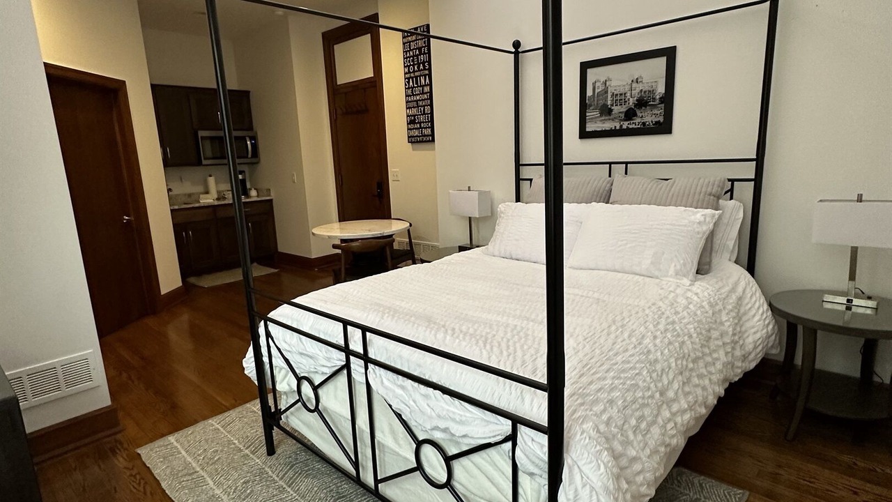 Photo of Bedroom in Salina