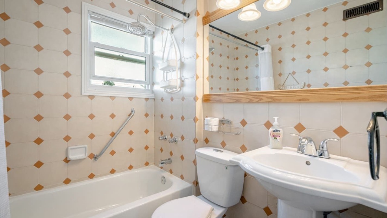 Photo of Bathroom in Leamington