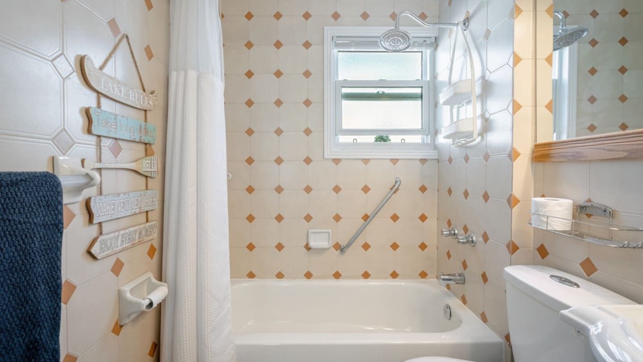 Photo of Bathroom in Leamington