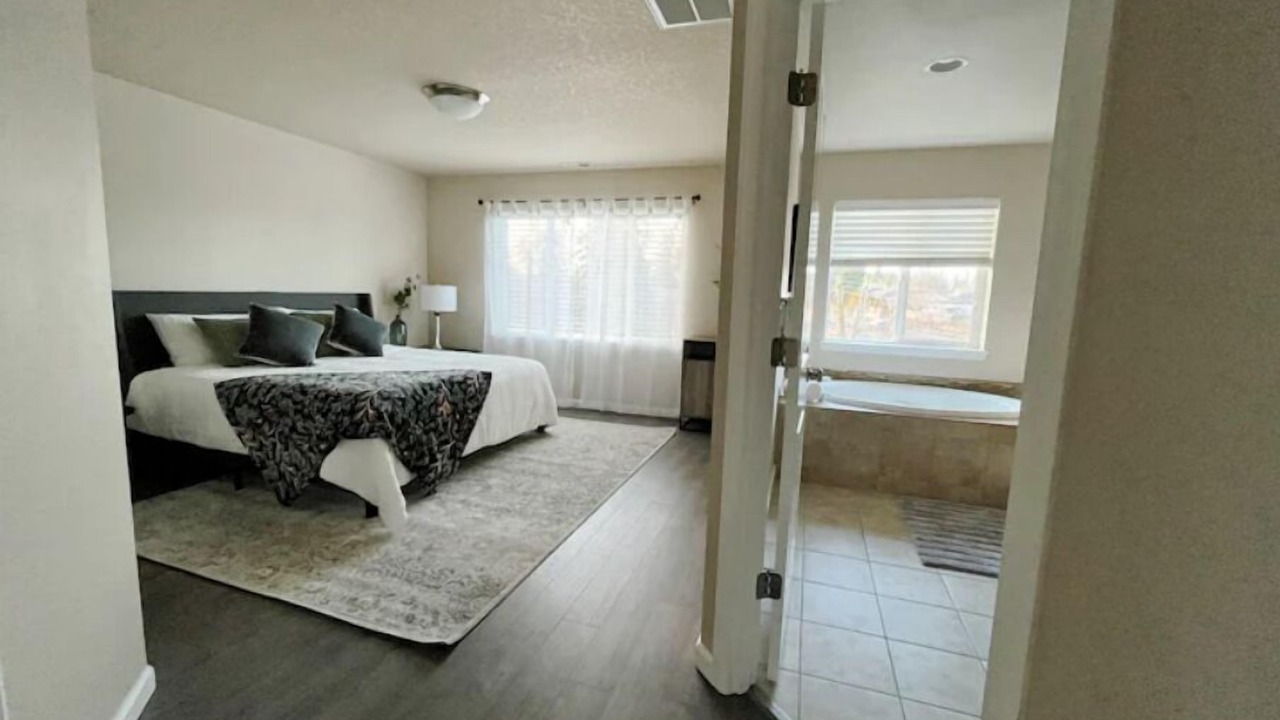 Photo of Bedroom in Aloha