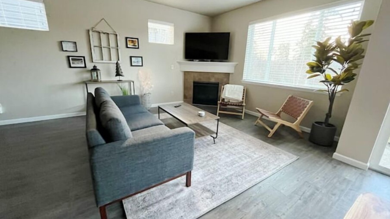 Photo of Livingroom in Aloha