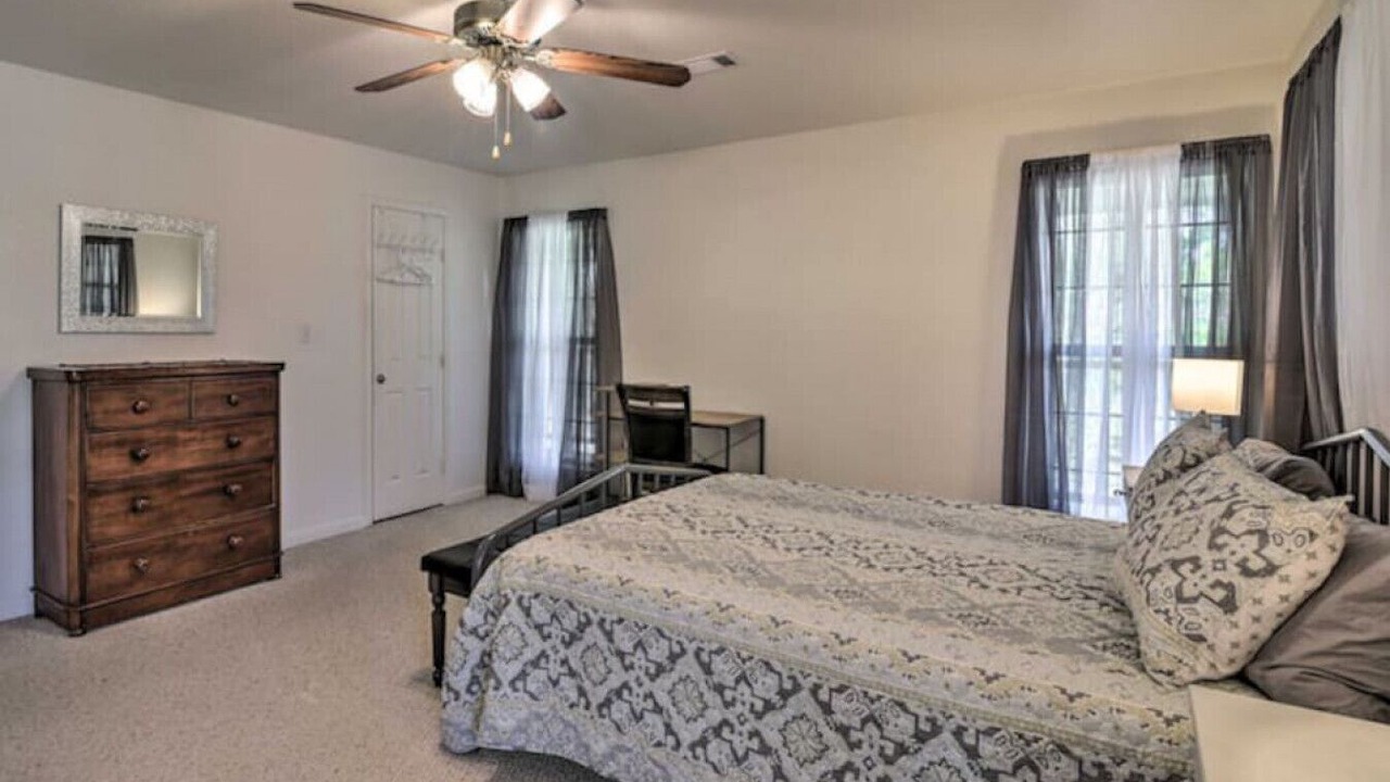 Photo of Bedroom in El Lago