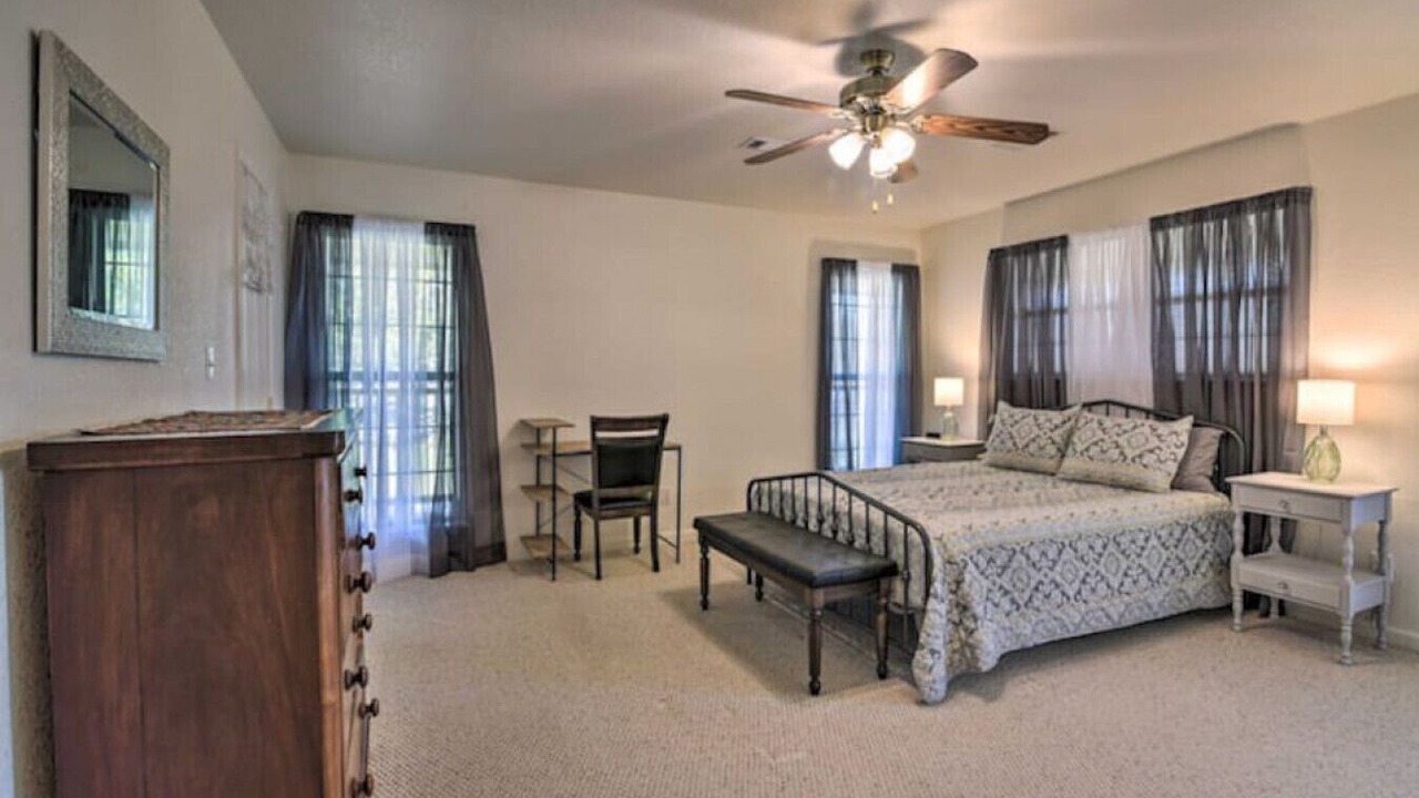 Photo of Bedroom in El Lago
