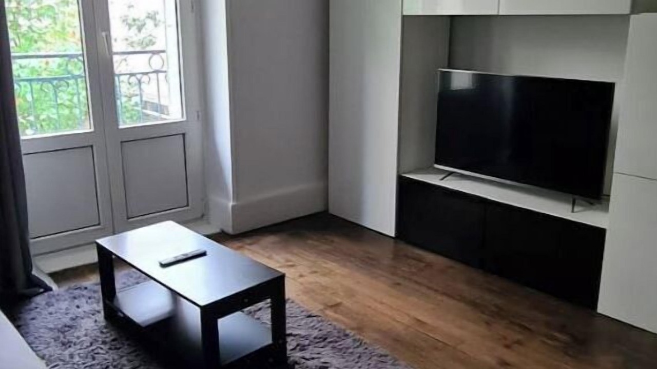 Photo of Livingroom in Poincare - Foch - Anatole France - Croix de Bourgogne