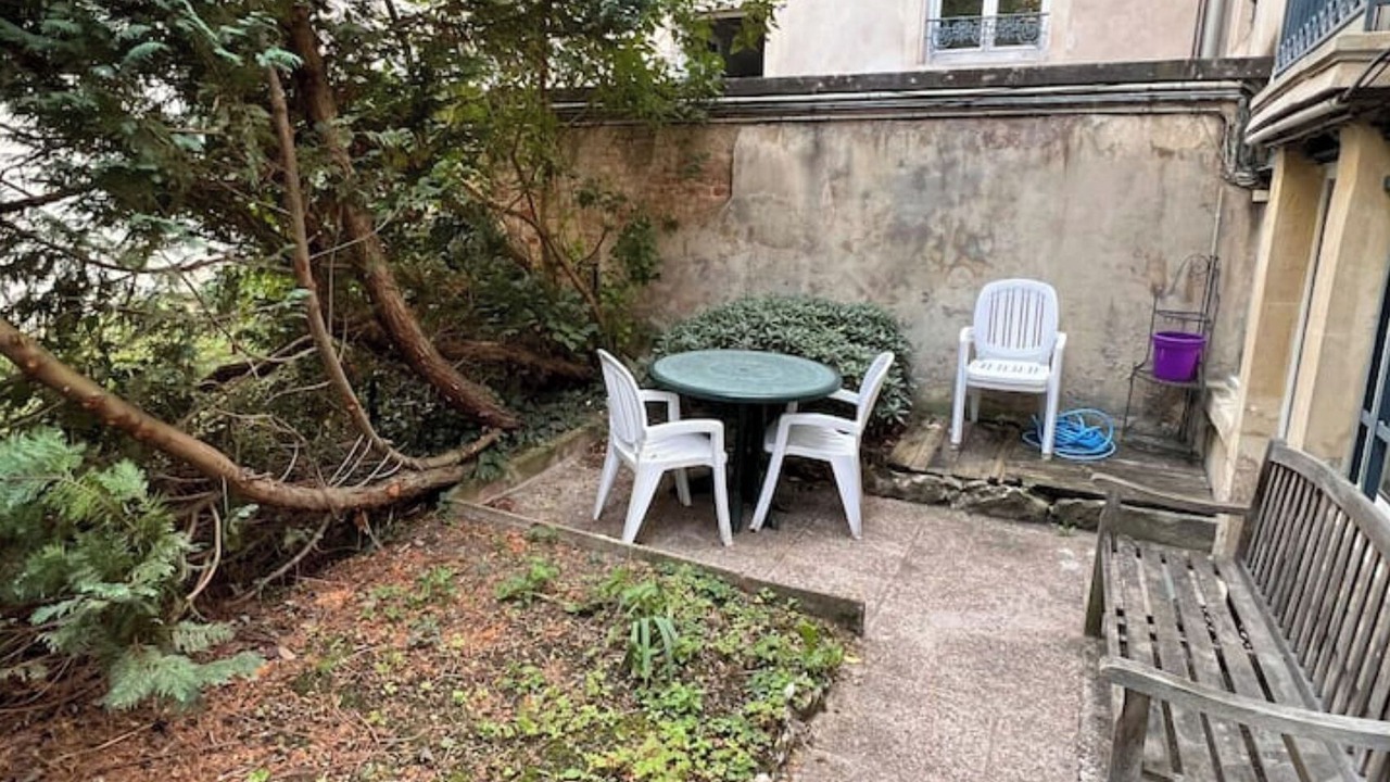 Photo of Outdoor in Poincare - Foch - Anatole France - Croix de Bourgogne