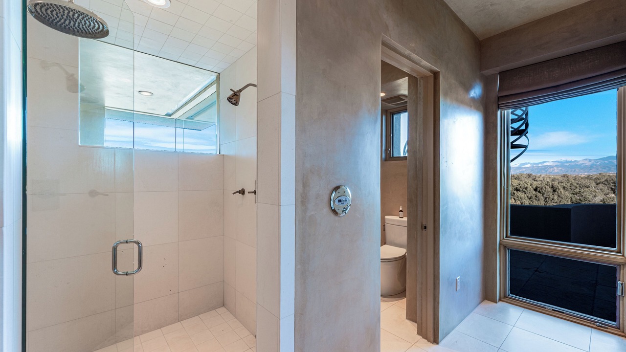 Photo of Bathroom in La Tierra
