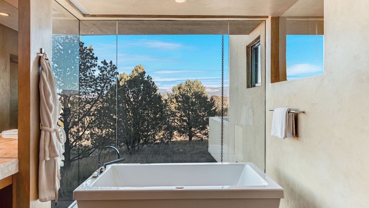 Photo of Bathroom in La Tierra