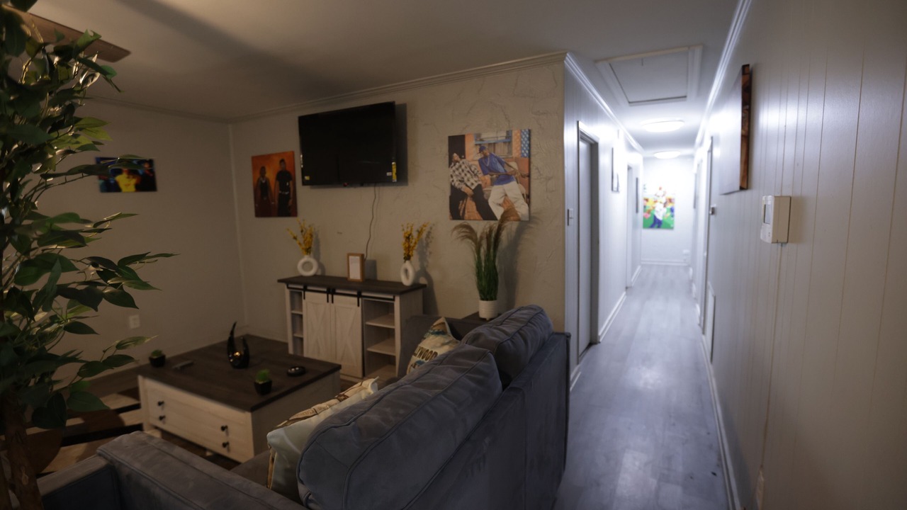 Photo of Livingroom in Grambling