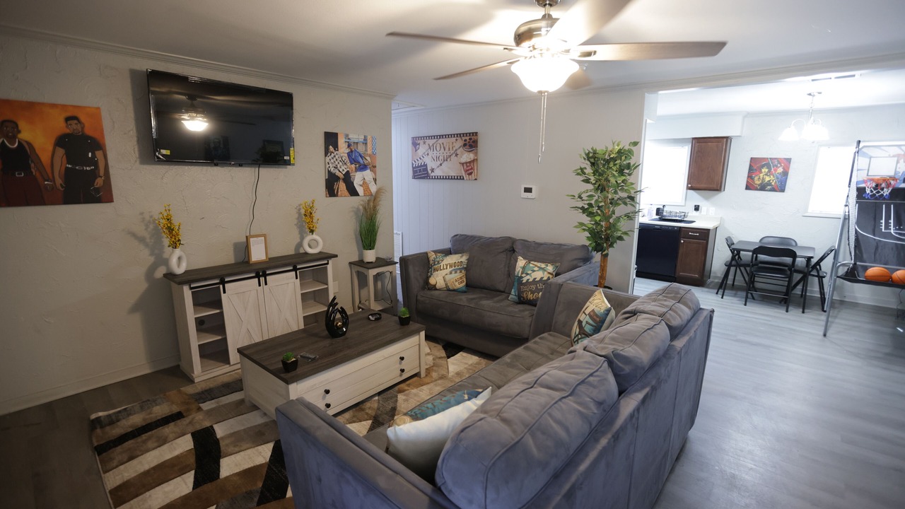 Photo of Livingroom in Grambling