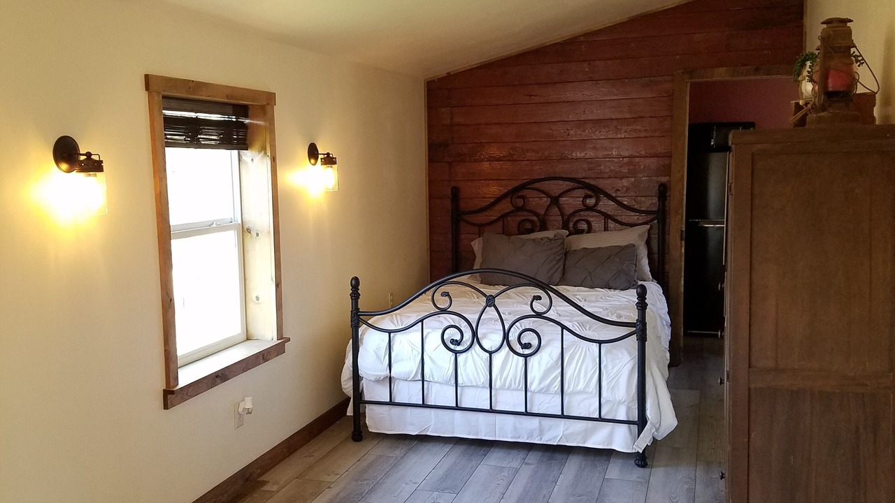 Photo of Bedroom in Elm