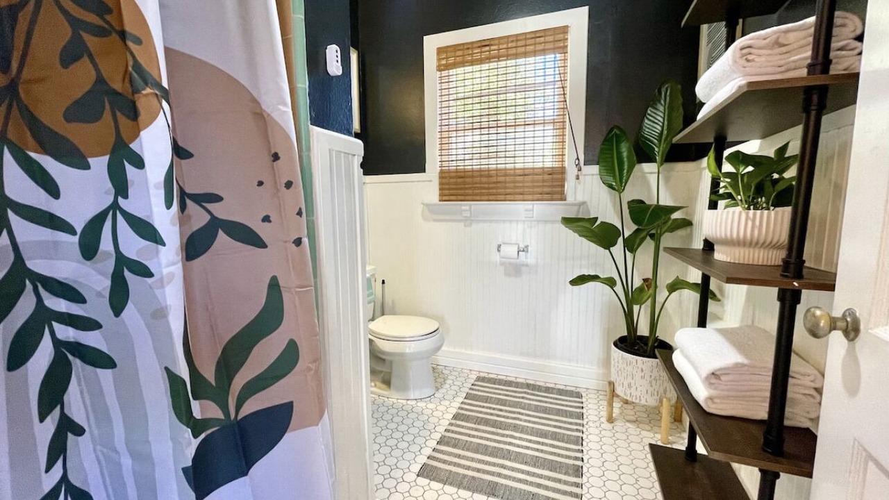 Photo of Bathroom in Monticello Park