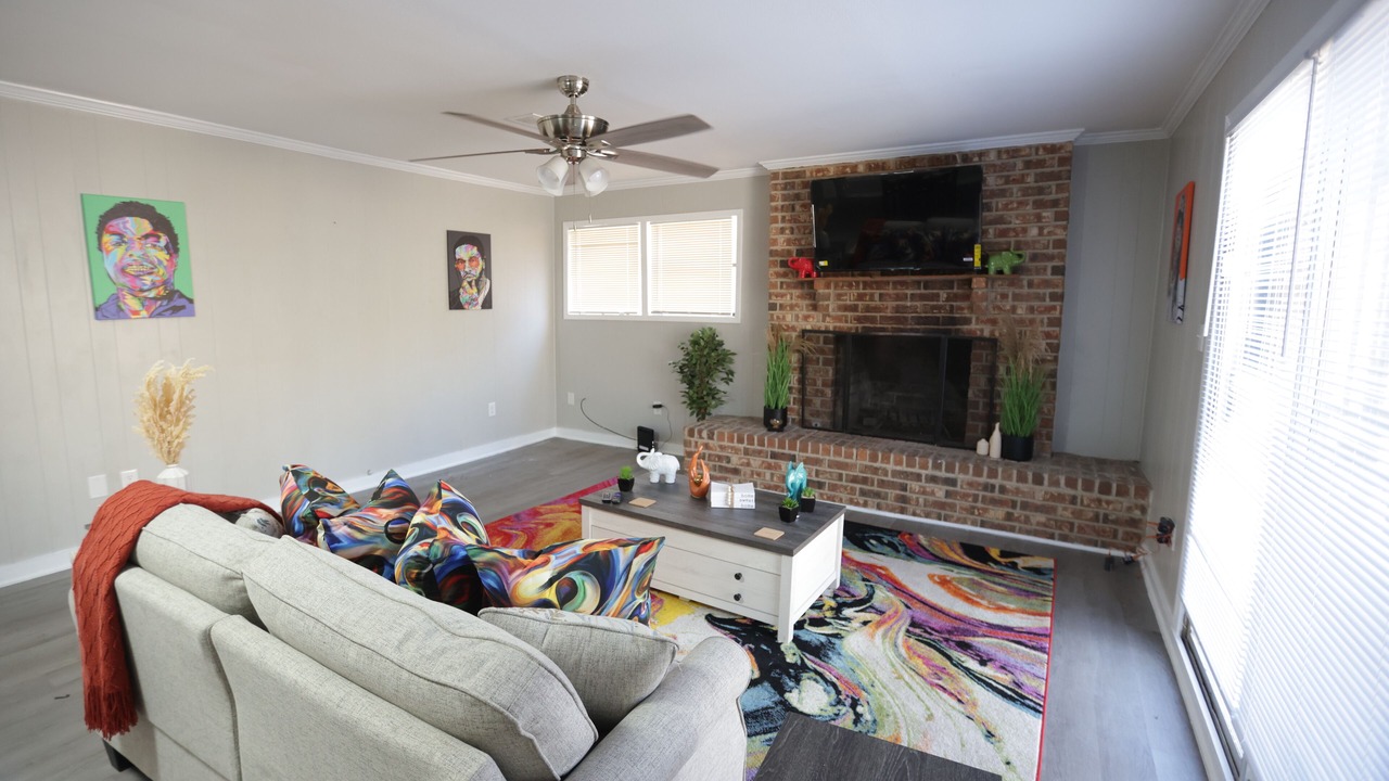 Photo of Livingroom in Grambling