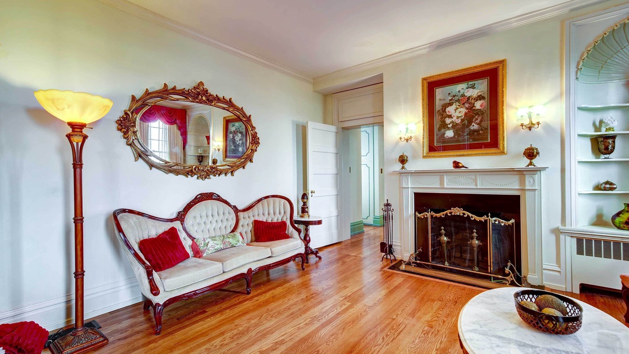 Photo of Bedroom in Oakland