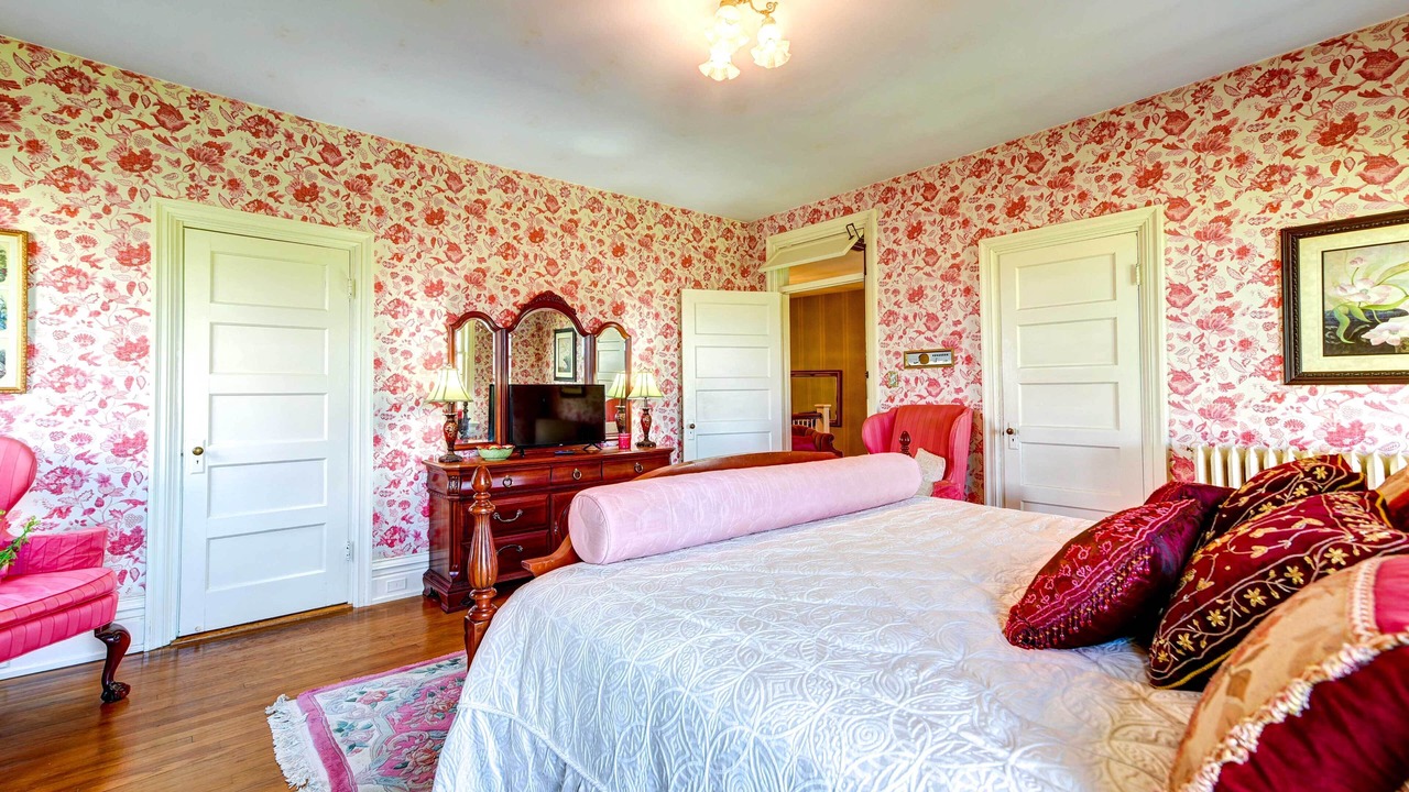 Photo of Bedroom in Oakland