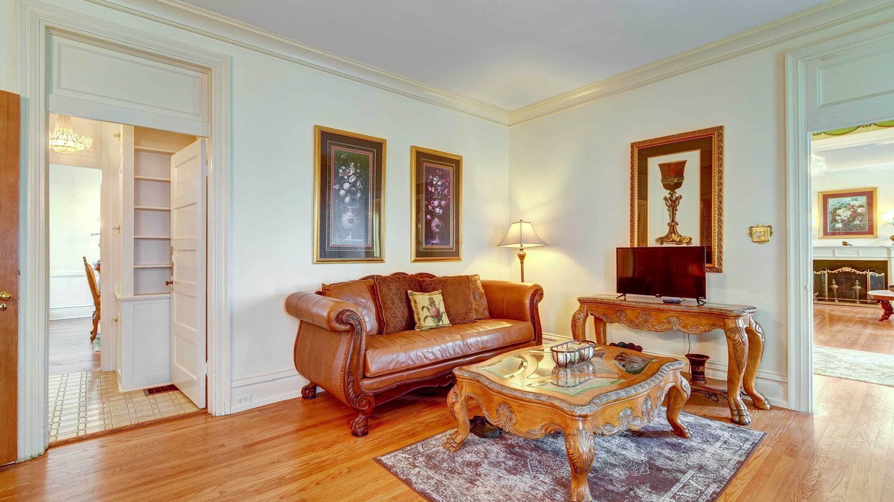 Photo of Livingroom in Oakland