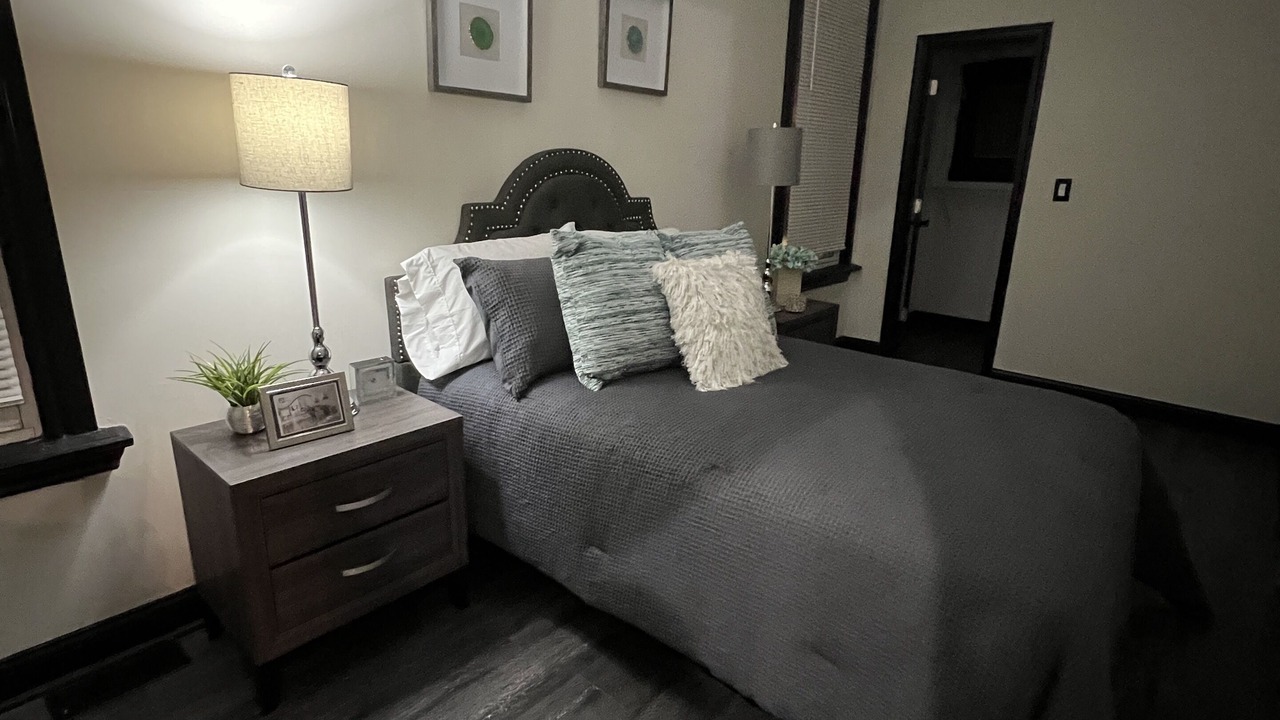 Photo of Bedroom in Auburn Gresham