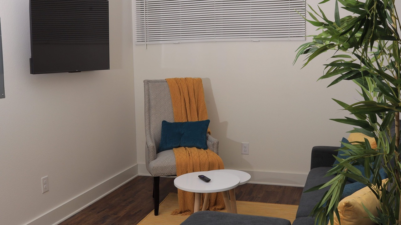 Photo of Livingroom in Peak's Suburban Addition