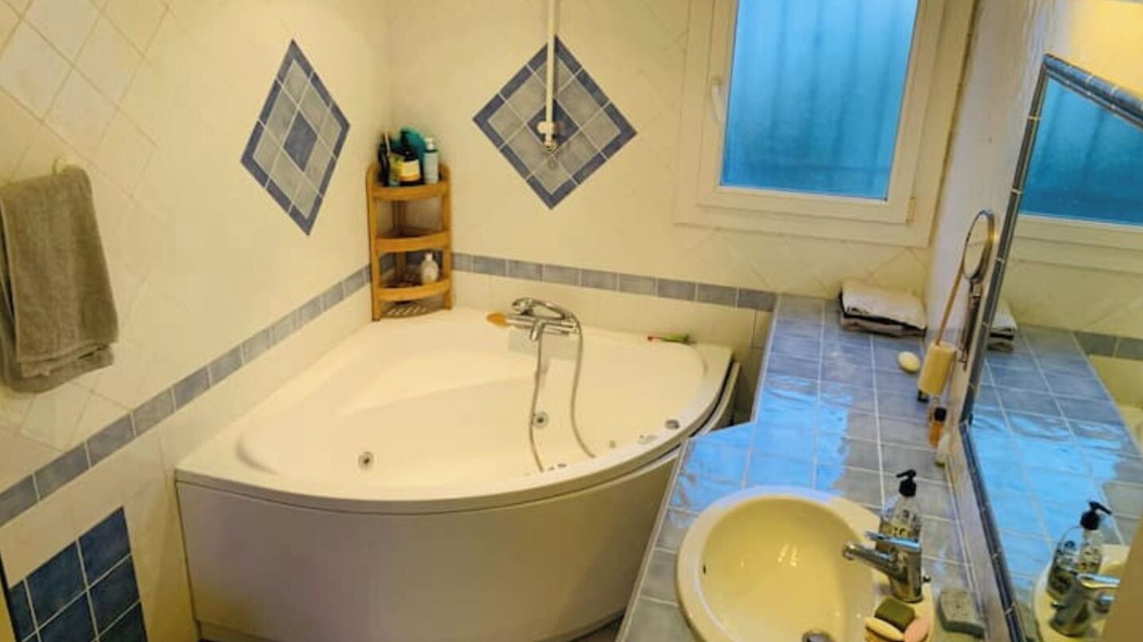 Photo of Bathroom in Bouc-Bel-Air