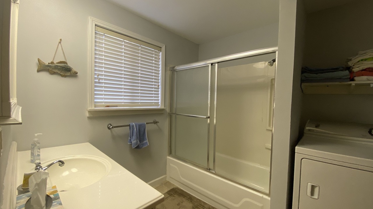 Photo of Bathroom in Protem