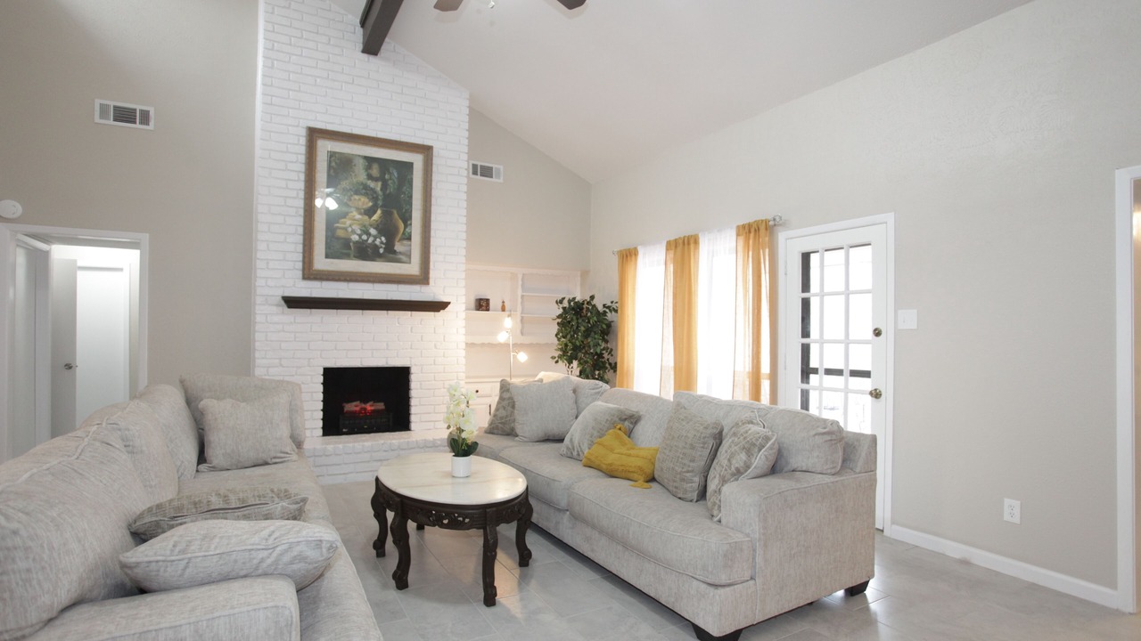 Photo of Livingroom in Rockwall