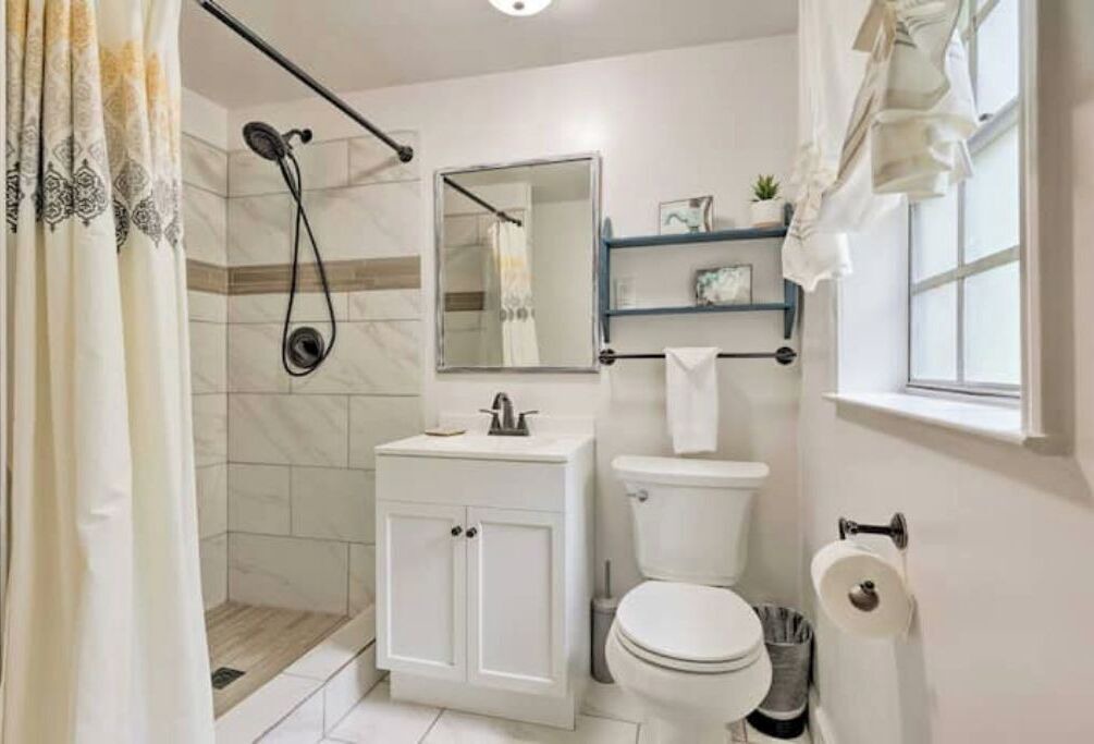 Photo of Bathroom in Mobile