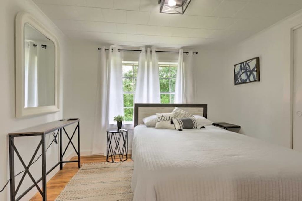 Photo of Bedroom in Mobile