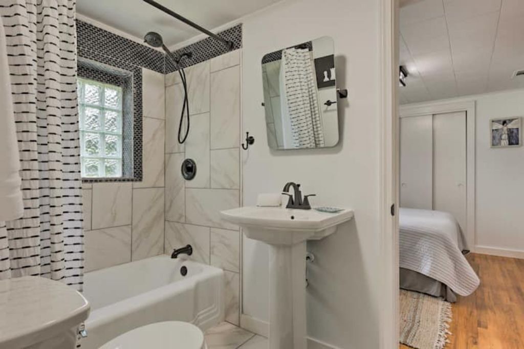 Photo of Bathroom in Mobile