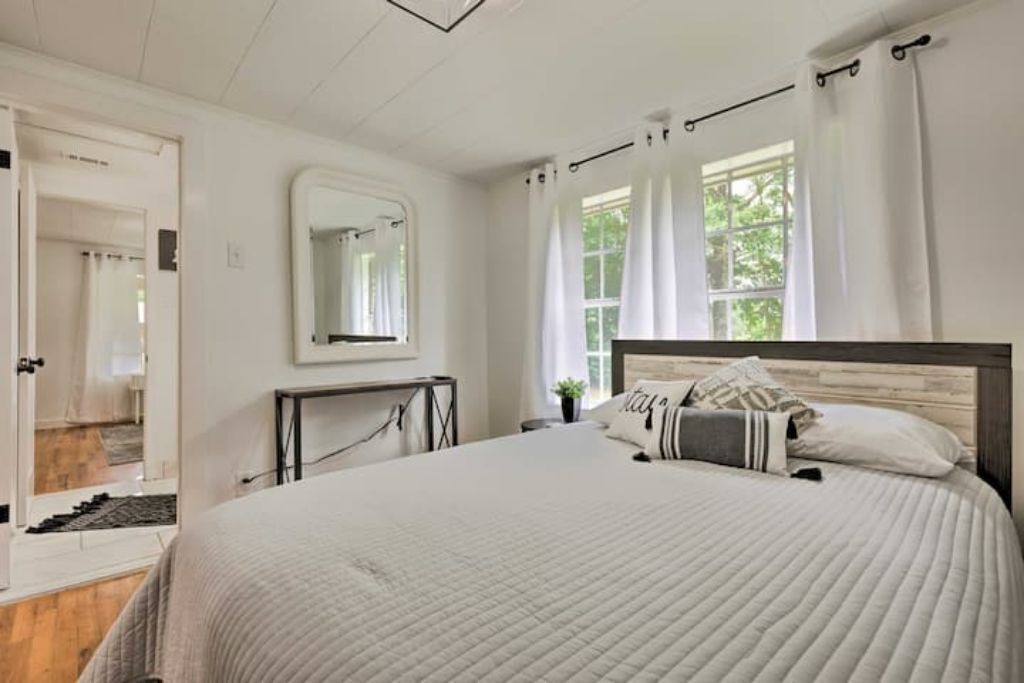 Photo of Bedroom in Mobile